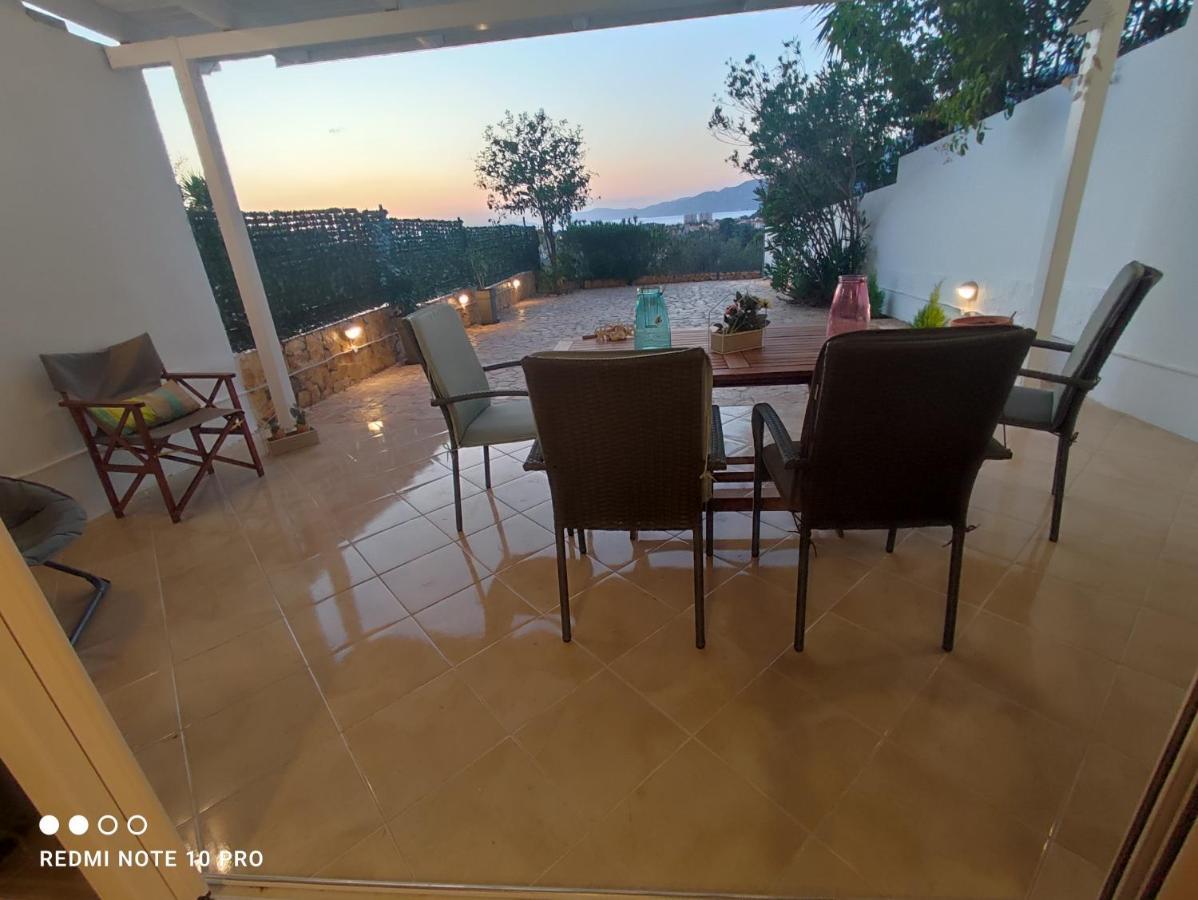 Andrew'S Sunset View Apartment Loutráki Eksteriør billede