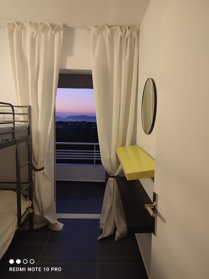 Andrew'S Sunset View Apartment Loutráki Eksteriør billede