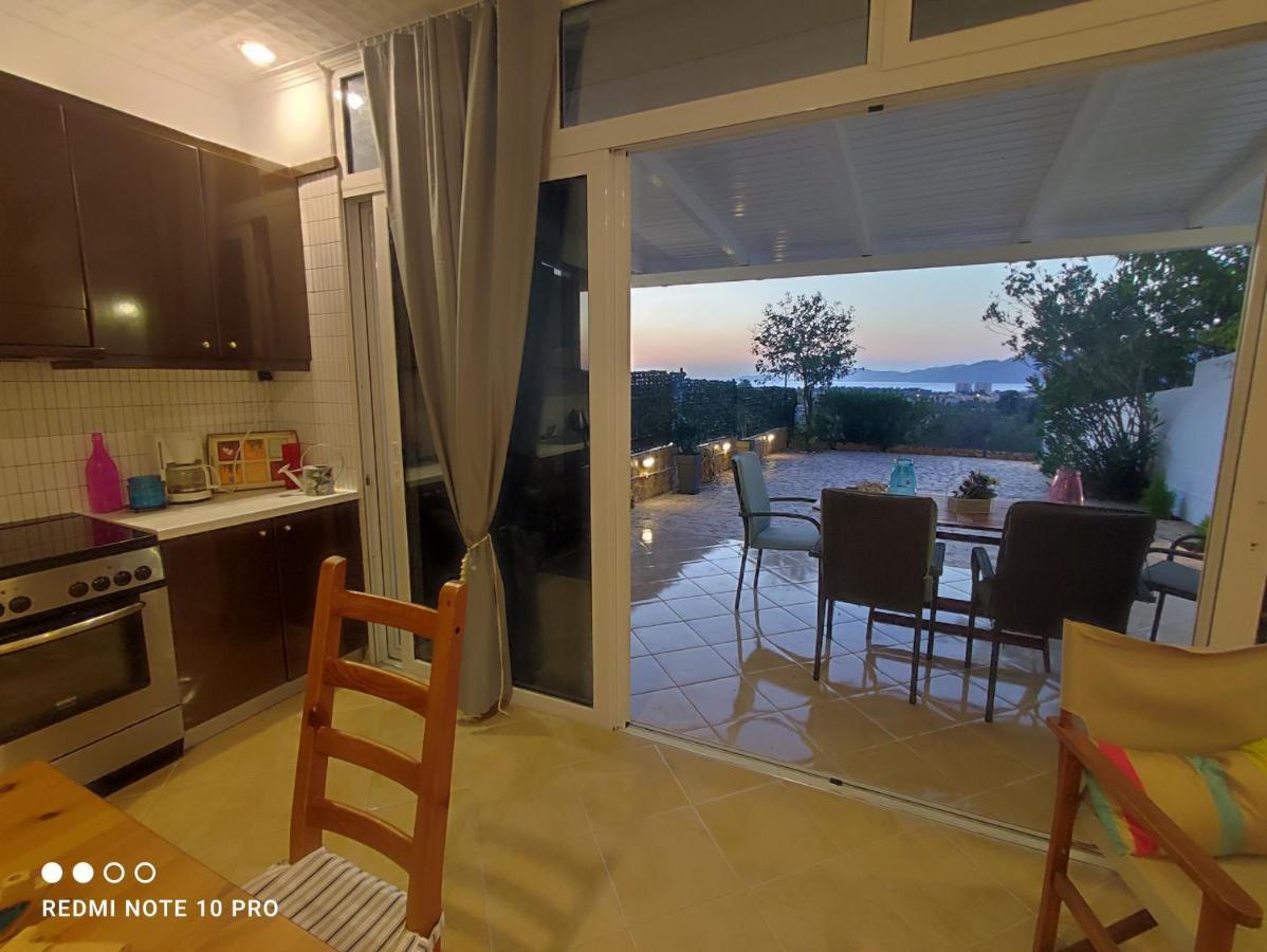 Andrew'S Sunset View Apartment Loutráki Eksteriør billede